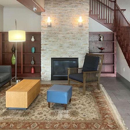 Comfort Inn & Suites St Paul Northeast Vadnais Heights Bagian luar foto