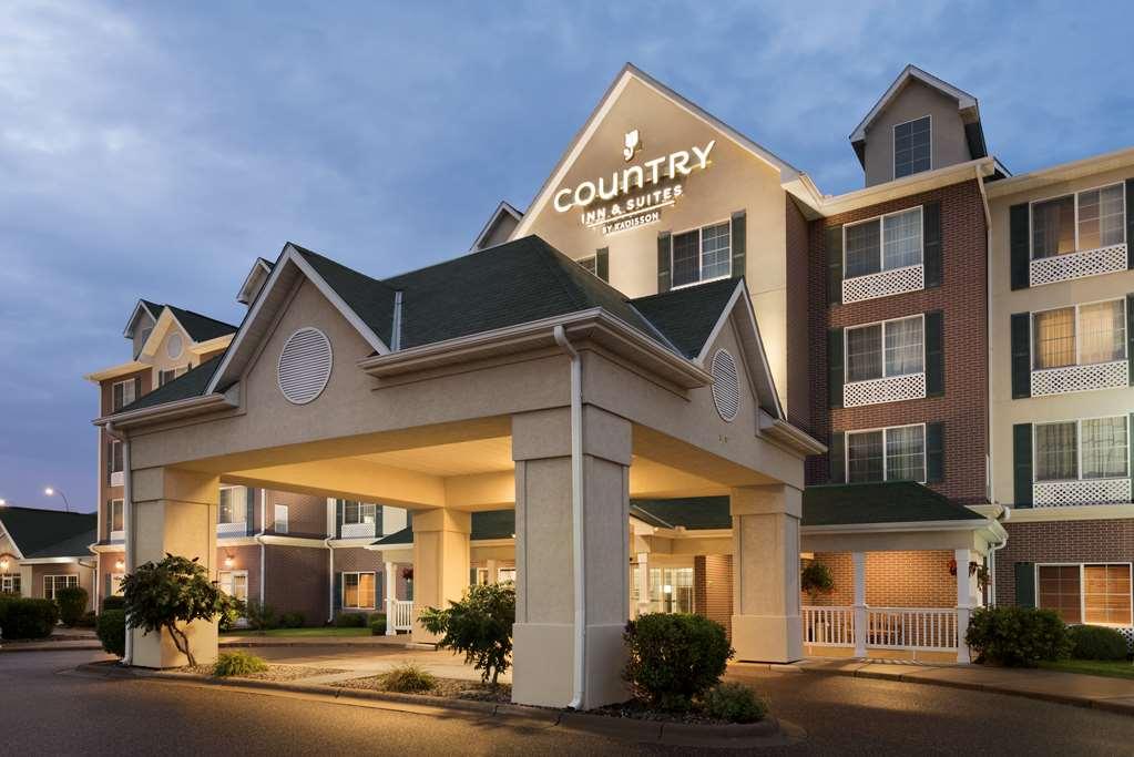 Comfort Inn & Suites St Paul Northeast Vadnais Heights Bagian luar foto