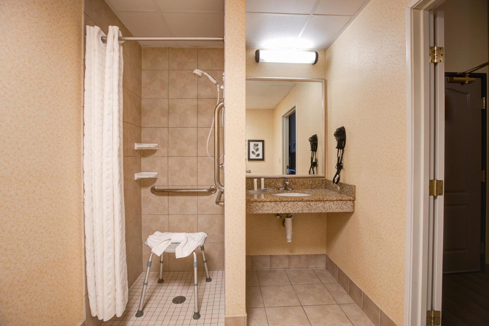 Comfort Inn & Suites St Paul Northeast Vadnais Heights Ruang foto
