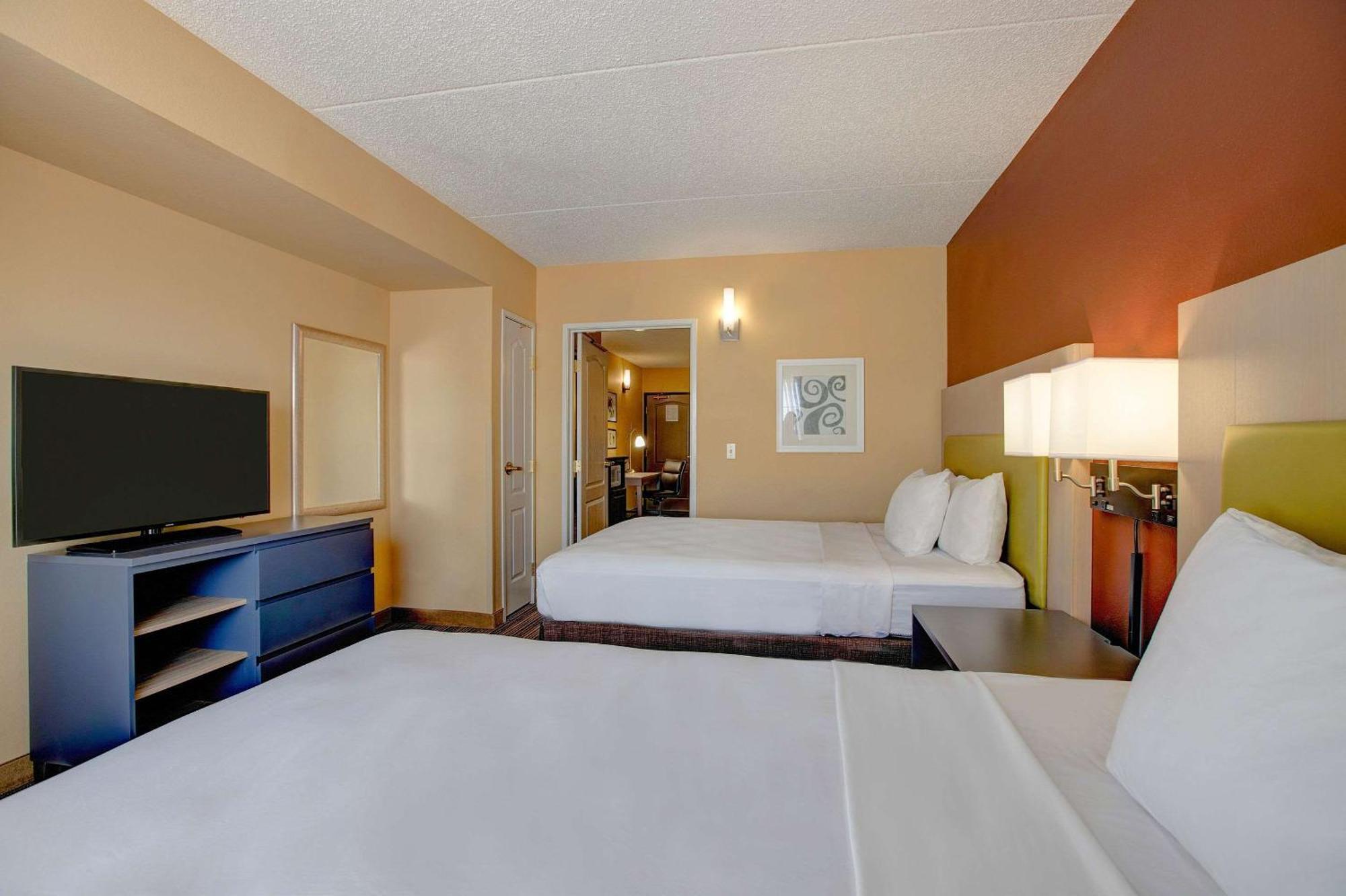 Comfort Inn & Suites St Paul Northeast Vadnais Heights Bagian luar foto