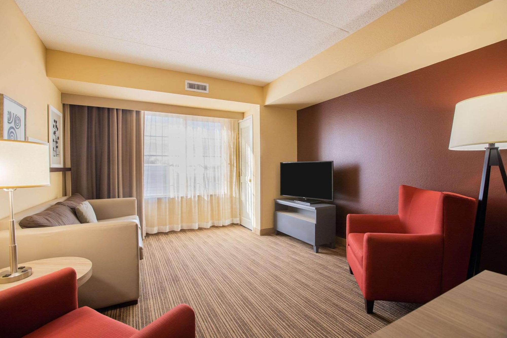 Comfort Inn & Suites St Paul Northeast Vadnais Heights Bagian luar foto