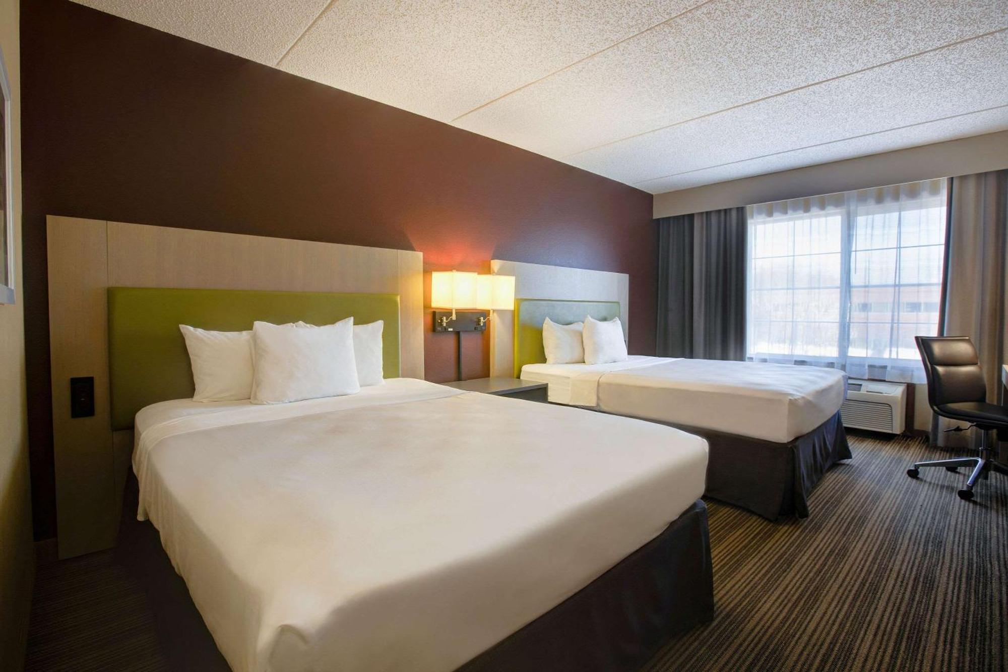 Comfort Inn & Suites St Paul Northeast Vadnais Heights Bagian luar foto