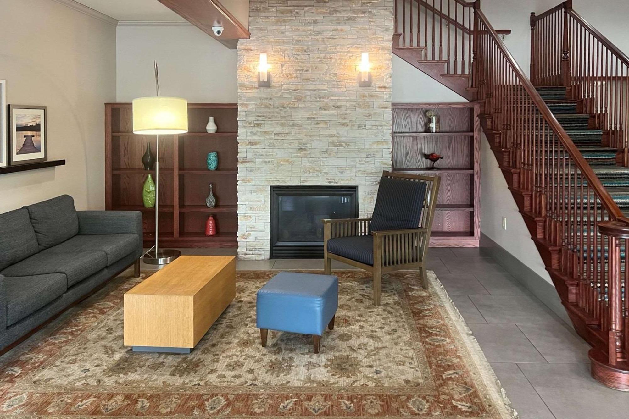 Comfort Inn & Suites St Paul Northeast Vadnais Heights Bagian luar foto