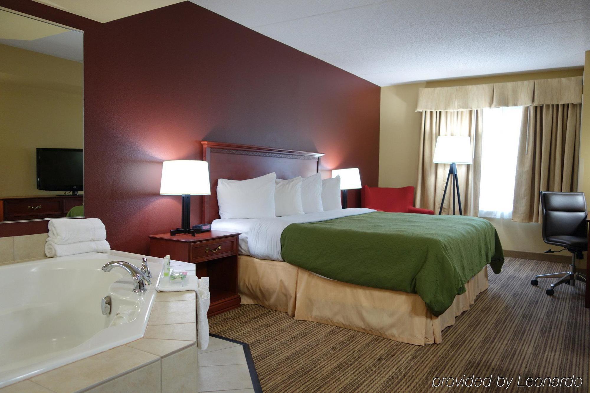 Comfort Inn & Suites St Paul Northeast Vadnais Heights Bagian luar foto