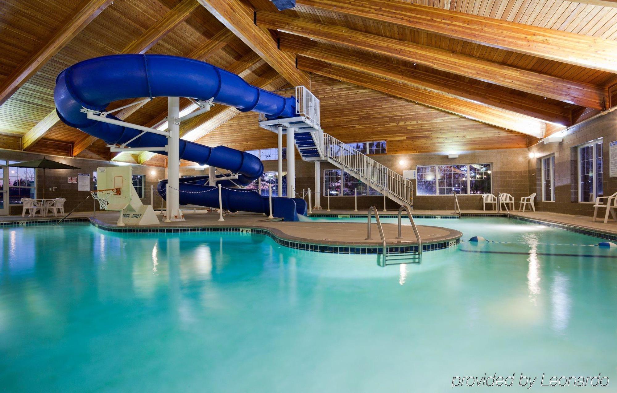 Comfort Inn & Suites St Paul Northeast Vadnais Heights Bagian luar foto