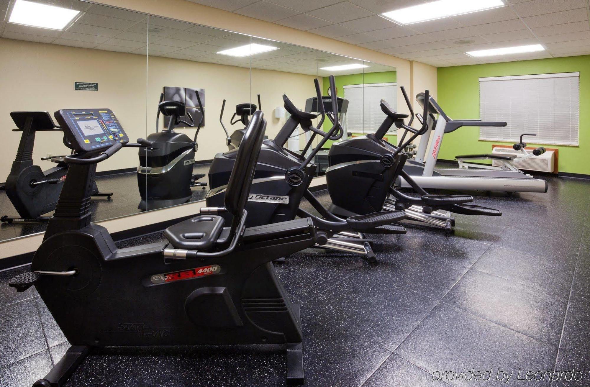 Comfort Inn & Suites St Paul Northeast Vadnais Heights Bagian luar foto